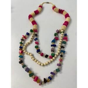 Beautiful bright vintage necklace wooden beads stylist and fabulous